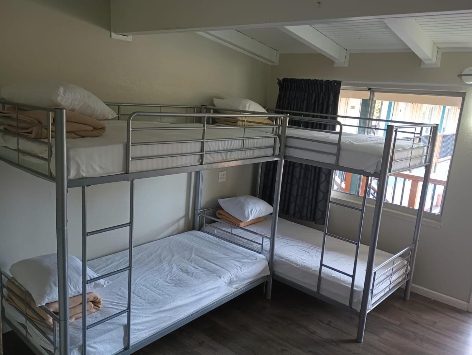 סאות' לייק טאהו Cedar Inn & Suites מראה חיצוני תמונה