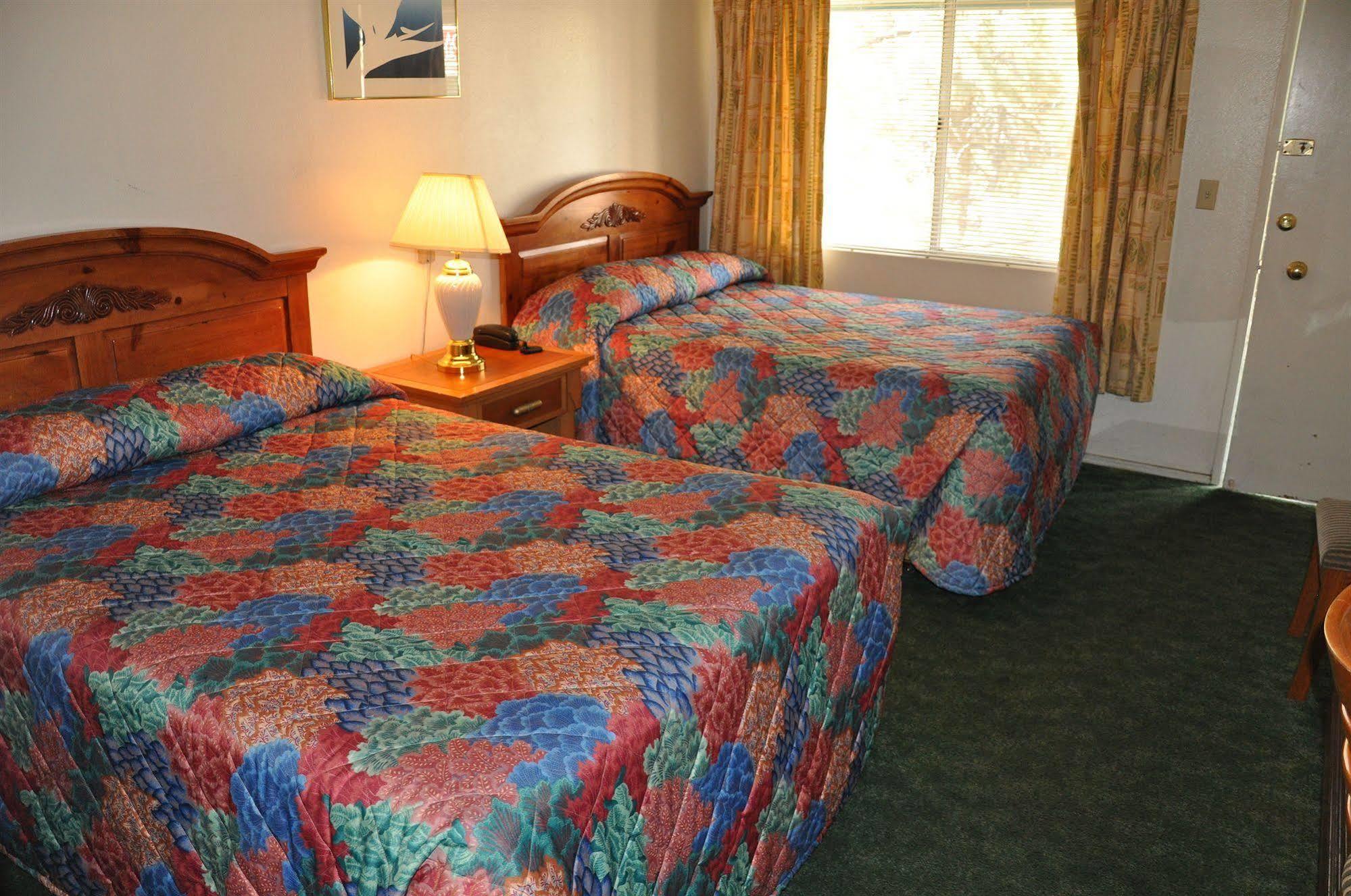 סאות' לייק טאהו Cedar Inn & Suites מראה חיצוני תמונה