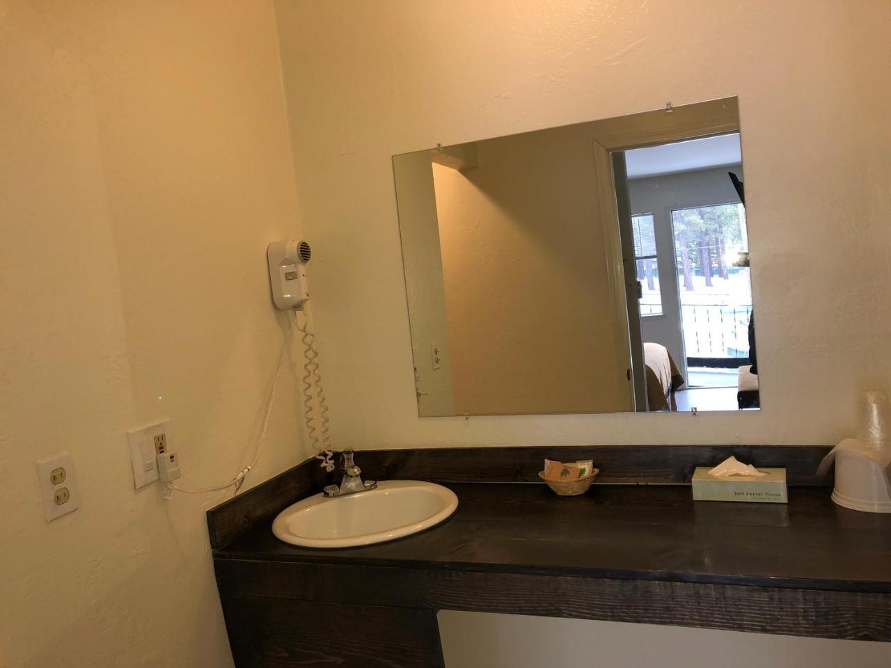 סאות' לייק טאהו Cedar Inn & Suites מראה חיצוני תמונה